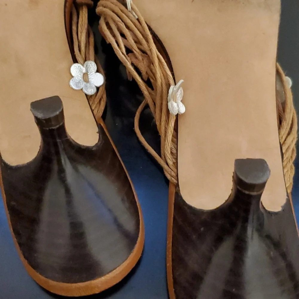 Beverly Feldman Sandals - Picture 3 of 5
